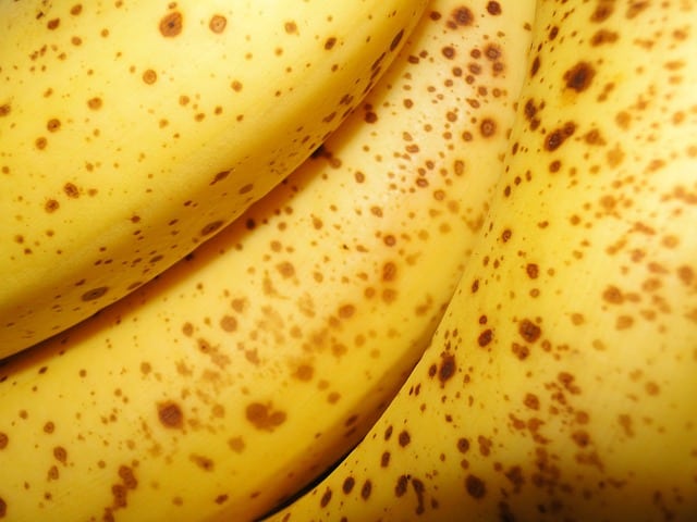 bananas-50406_640