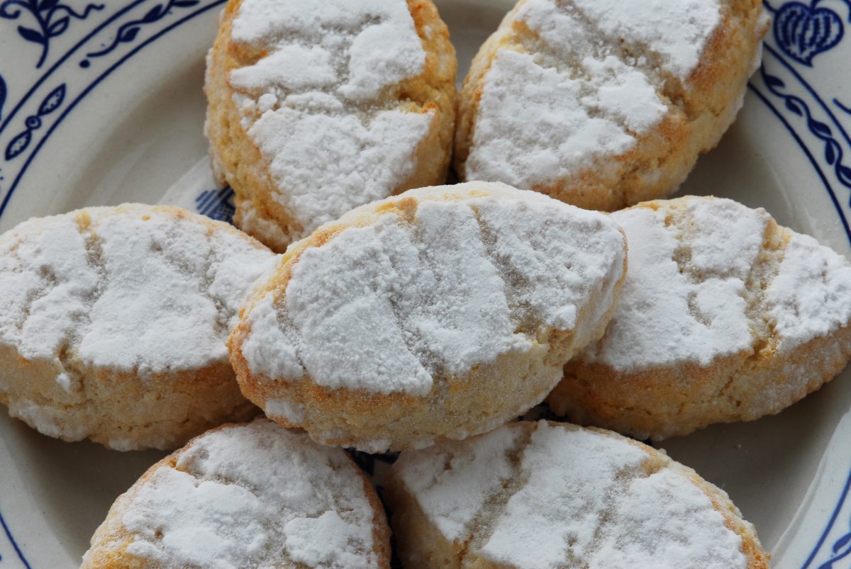 Ricciarelli di Siena: una ricetta facilissima da gustare a Natale