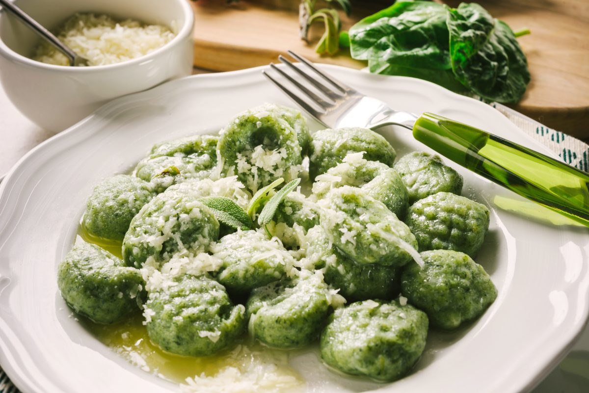 gnocchi di ricotta e spinaci AdobeStock 172382710