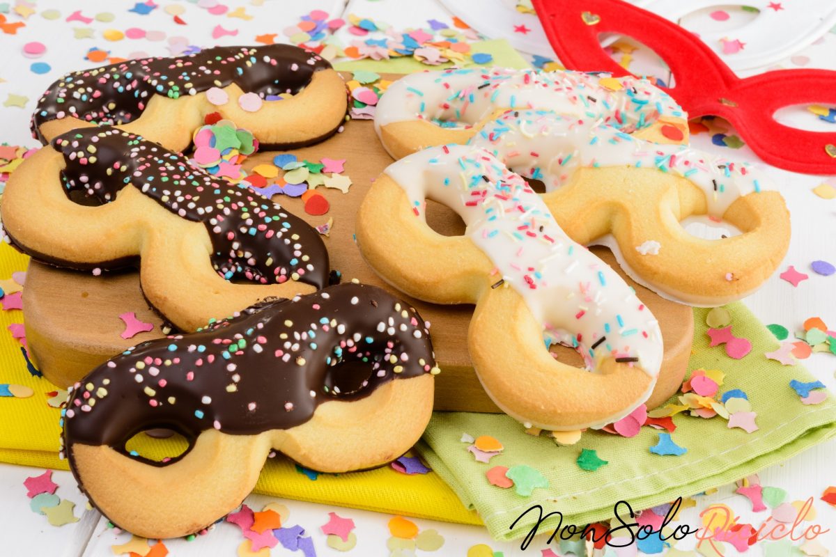 le mascherine dolci di carnevale biscotti mascherina per un carnevale 4 1200x800 1