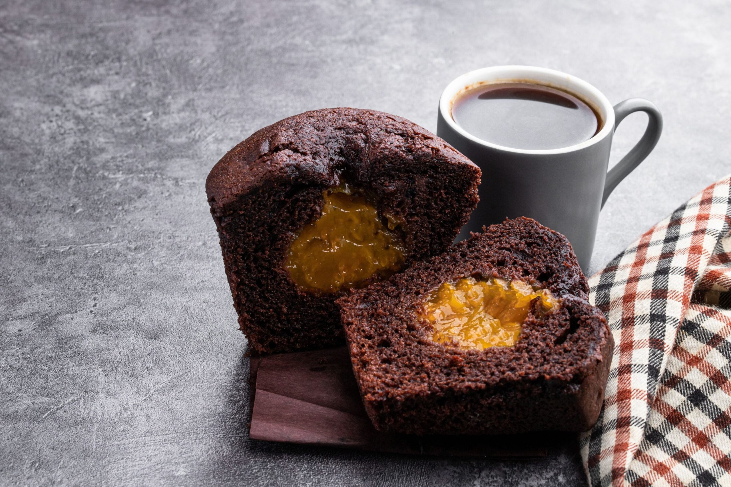 Muffin al cioccolato e marmellata: una ricetta gluten free
