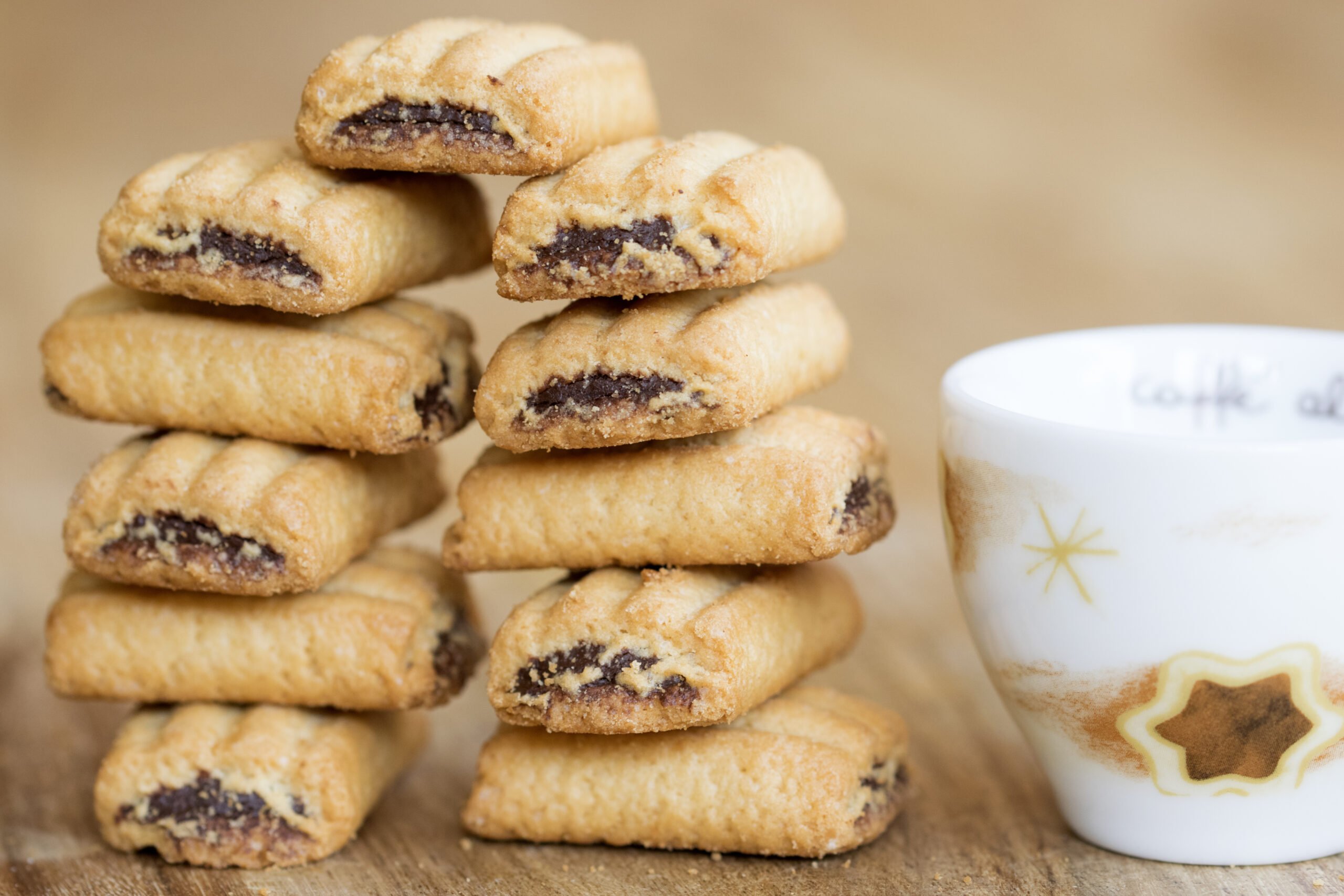 Nascondini fatti in casa: i biscotti al cioccolato perfetti per la colazione