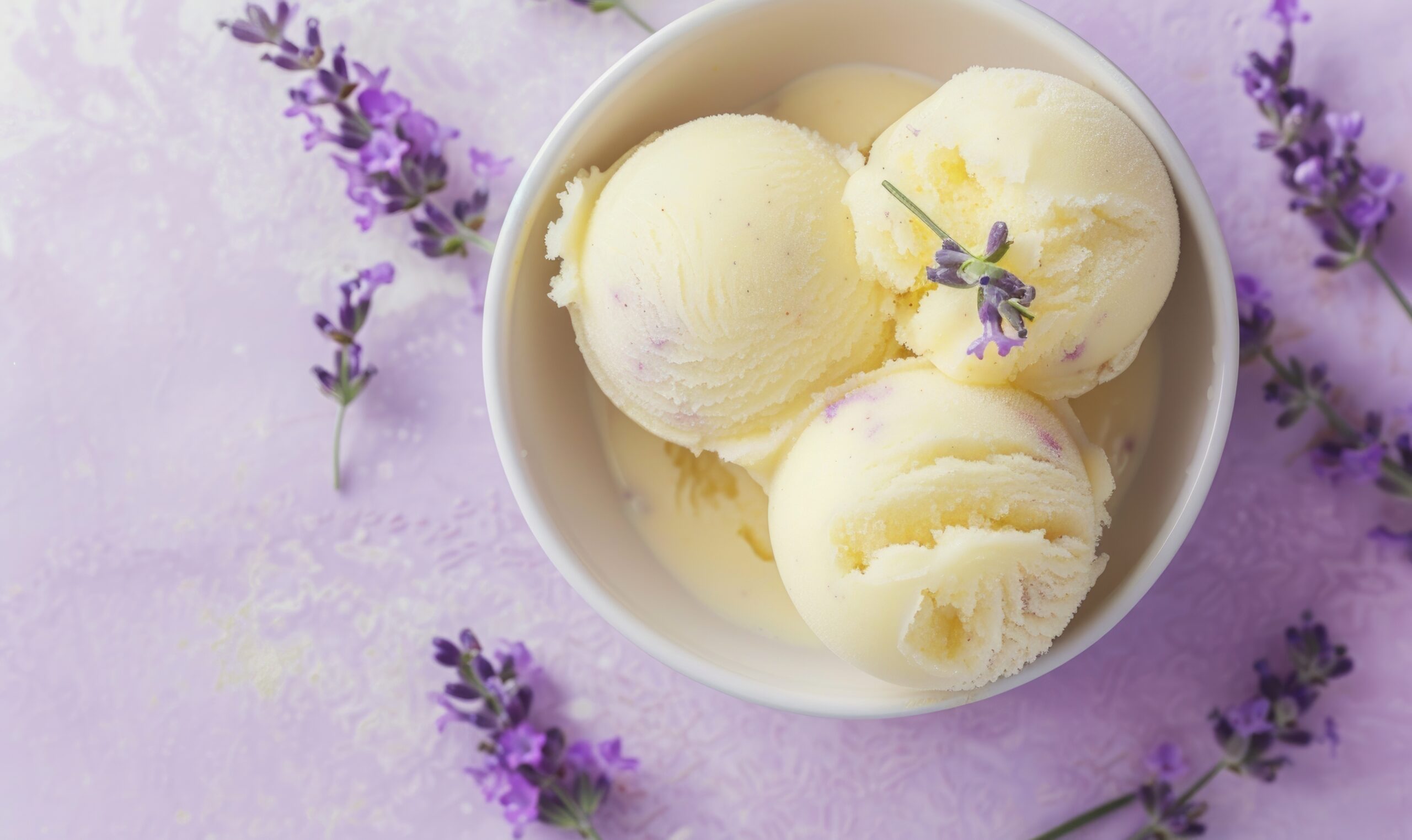 pear-sorbet-in-a-bowl-on-a-pastel-lavender-background