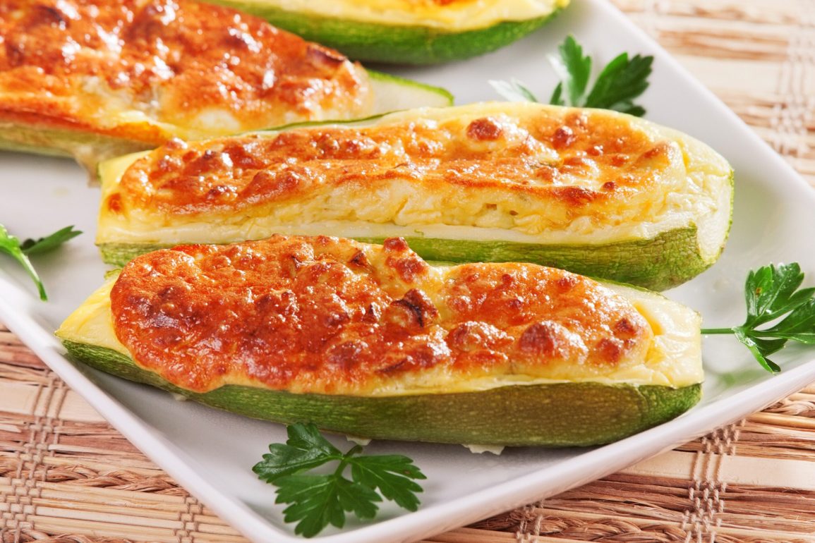 Zucchine ripiene di patate scaled 1